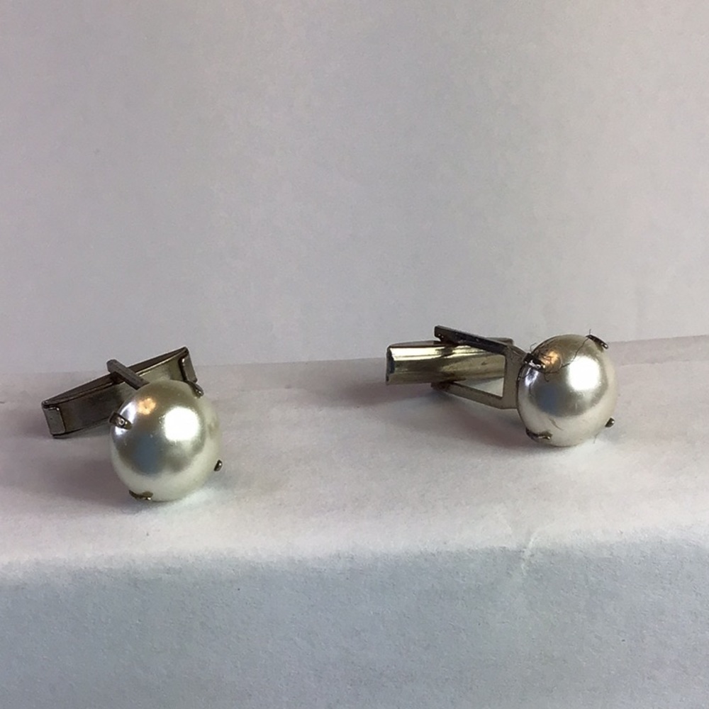 Pearl cufflinks, excellent vintage condition unisex